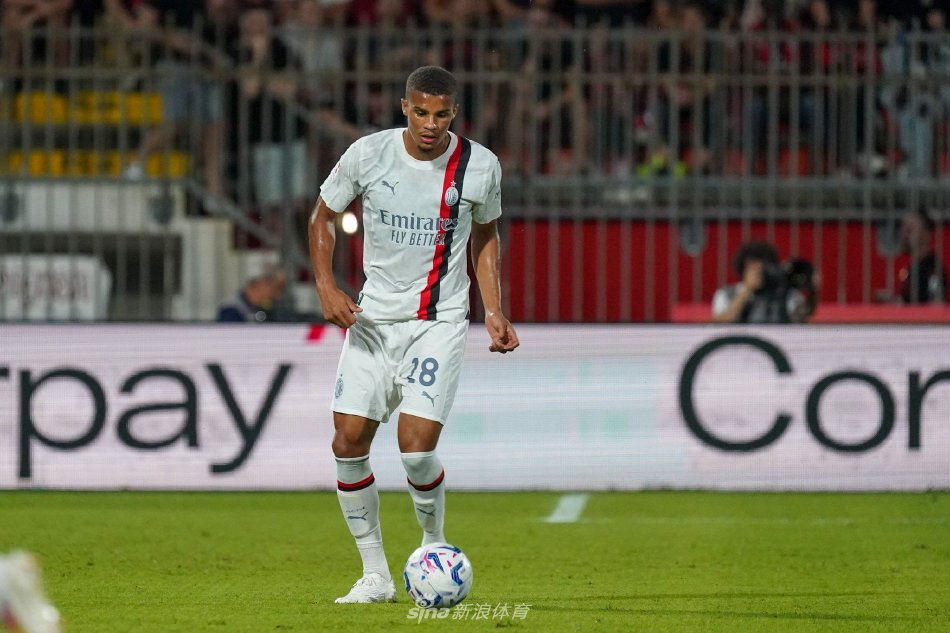 曾凭借亚锦 曾凭借亚锦